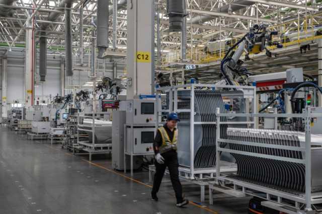 انكماش نشاط المصانع الصينية للشهر السابع