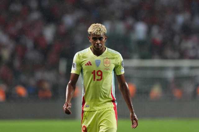 ينتقدونه لأتفه الأسباب لاعب مدريدي يدافع عن لامين جمال نجم برشلونة