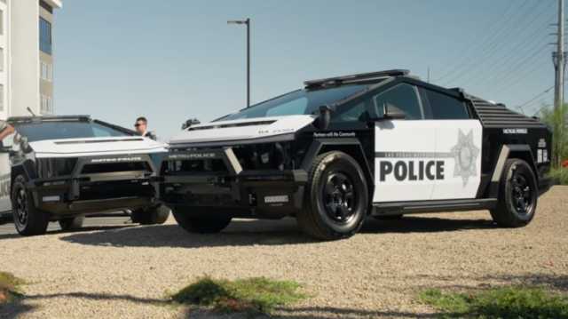 شاهد: أسطول سيارات شرطة معدلة من طراز سايبر تراك