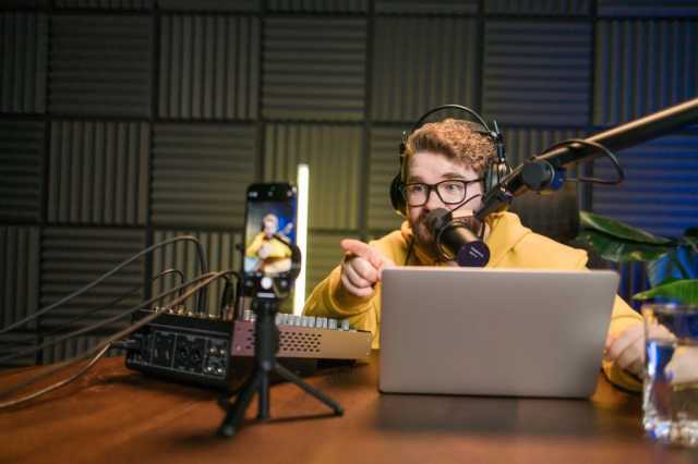 4 أسباب رئيسية.. لماذا يعتمد الأميركيون على المؤثرين في متابعة الأخبار؟