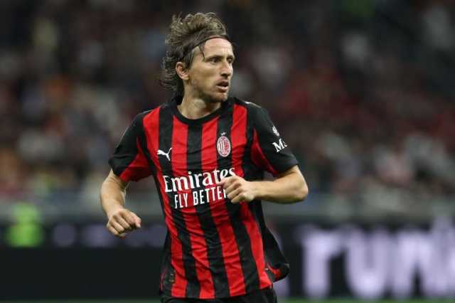 تجاهل ميسي ورونالدو.. مودريتش يكشف قائمة أساطيره الخمسة