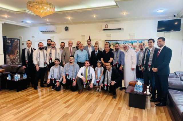 السفير الفلسطيني في الدوحة ومنتدى الأطباء يشيدون بجهود قطر في دعم غزة