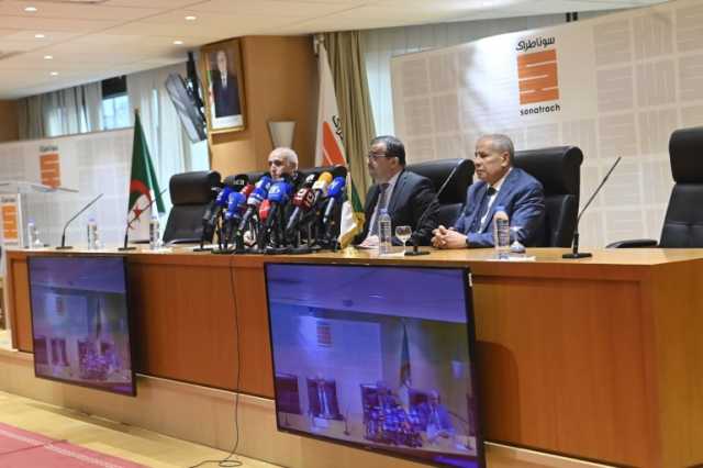إقالة رئيس سوناطراك الجزائرية وتعيين نور الدين داودي