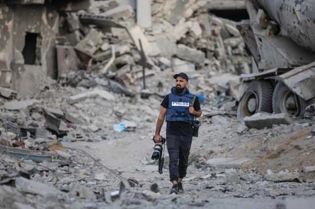 المصور علي جاد الله: أبحث عن لحظة إنسانية داخل الموت بغزة