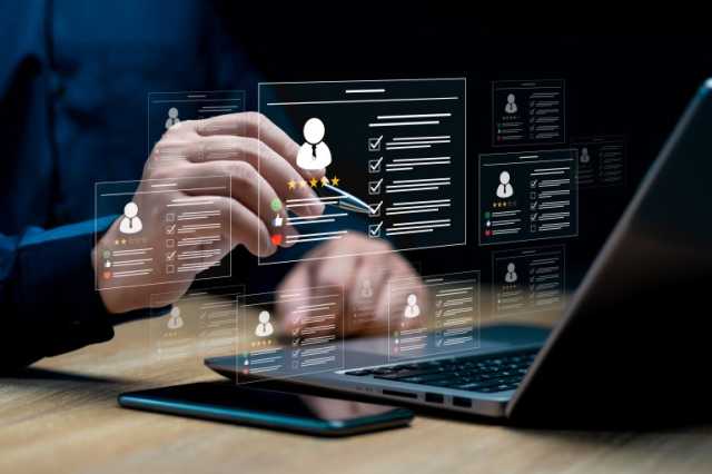 وسط جدل البطالة والذكاء الاصطناعي.. فايننشال تايمز: مستقبل العمل ما زال إنسانيا