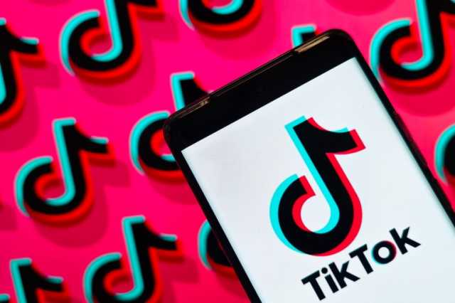 السلطات الفرنسية: تيك توك تشجع على الانتحار