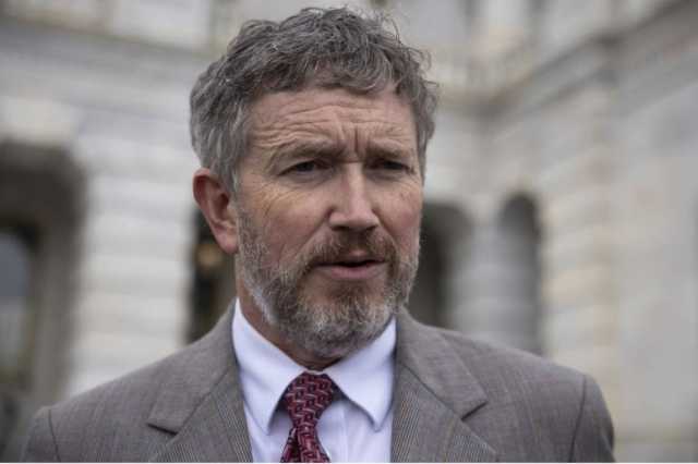 ماسي مهندس الميكانيك المتمرد يتحدى أيباك والجمهوريين