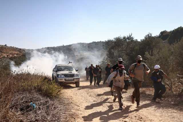 مستوطنون يقتحمون مدرسة والاحتلال يعتقل 15 فلسطينيا بالضفة