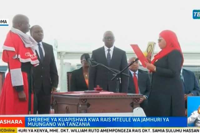 رئيسة تنزانيا تتعهد خلال تنصيبها باستعادة الوضع الطبيعي