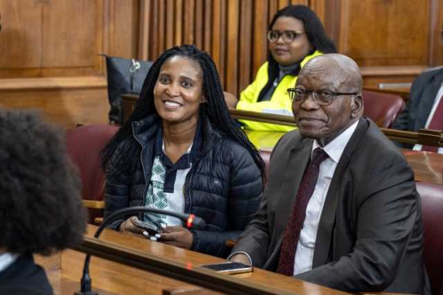 ابنة زوما تتمسك ببراءتها في قضية أحداث الشغب بجنوب أفريقيا