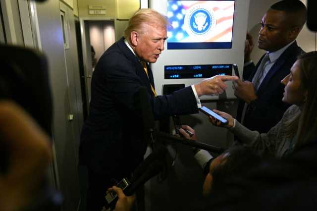 اصمتي أيتها الخنزيرة.. ترامب يهين صحفية سألته عن ملفات إبستين