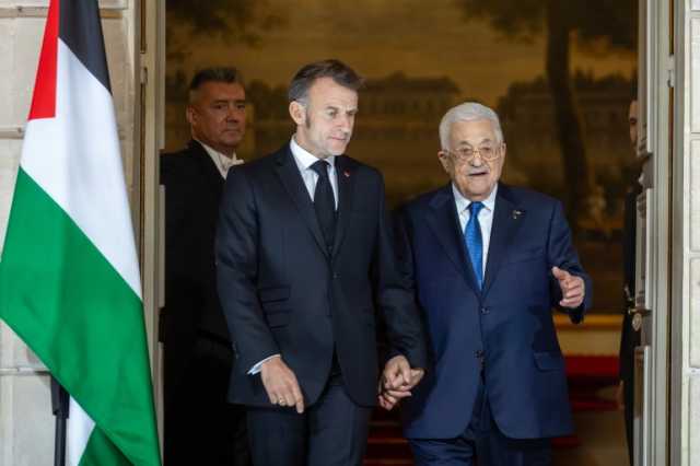 عباس يبحث مع ماكرون في الإليزيه مستقبل غزة والضفة الغربية
