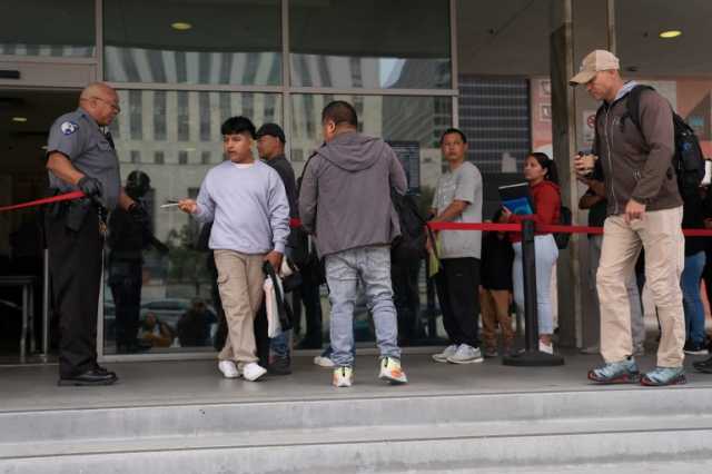 الحكومة الأميركية تأمر بمراجعة أوضاع 200 ألف لاجئ