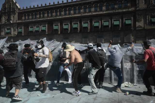 120 جريحا خلال احتجاجات جيل زد ضد سياسات رئيسة المكسيك