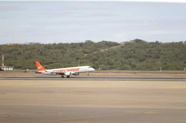 فنزويلا تسحب تصاريح شركات طيران علقت رحلاتها إلى كراكاس بعد تحذير أميركي