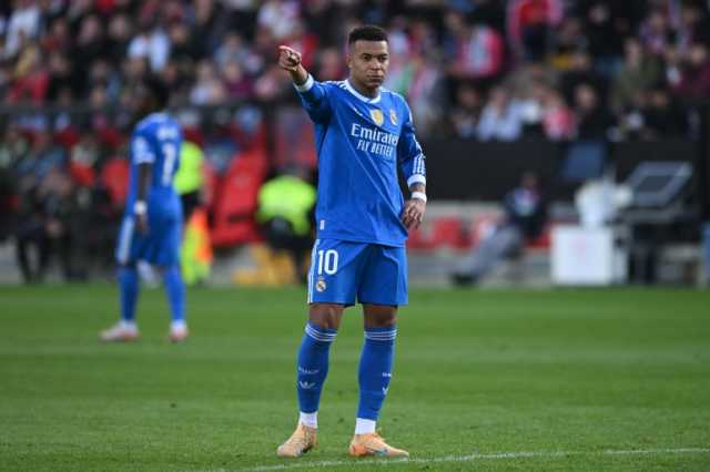 مبابي يتفوق على صلاح ولامين جمال في أعلى الرواتب المستحقة