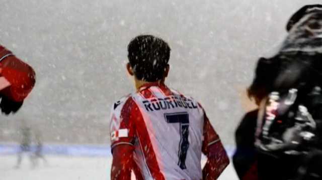 هوكي أم كرة قدم؟.. نهائي الدوري الكندي وسط العاصفة يثير الانتباه