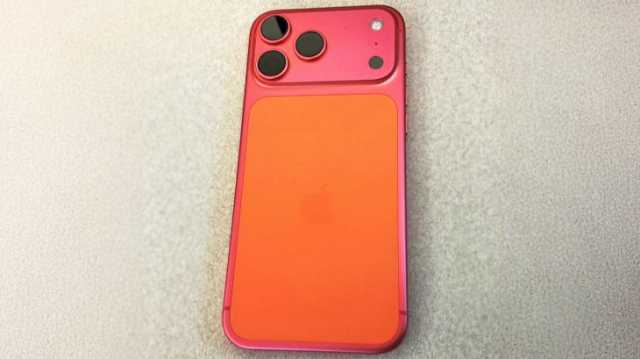 هذه أسباب تحوّل لون آيفون 17 البرتقالي إلى الوردي