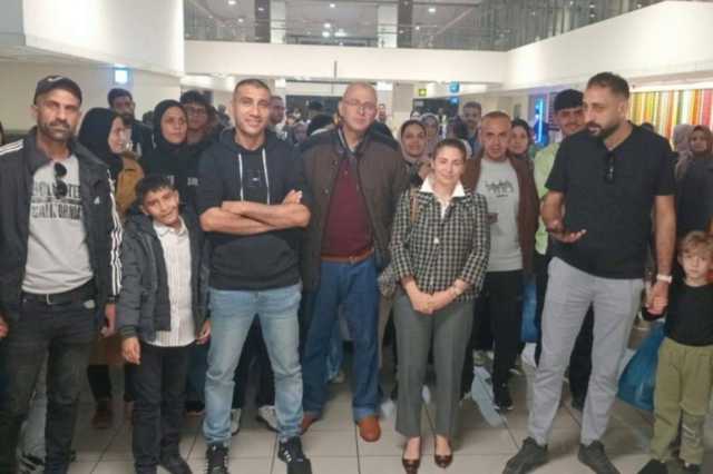 شبكة غامضة لتهجير الغزيين تثير التساؤلات ومغردون يتهمون إسرائيل