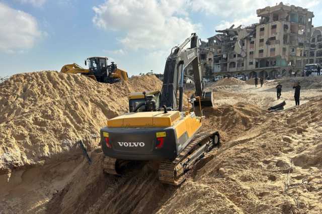 معدات مصرية تدخل الخط الأصفر والقسام تؤكد جاهزيتها لاستخراج الجثث