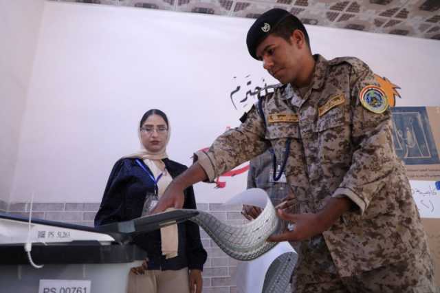 العسكر والأمن في العراق يبدؤون انتخابات البرلمان