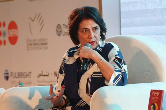 دموع هيام عباس تروي نكبة عائلتها خلال تكريمها في مهرجان القاهرة