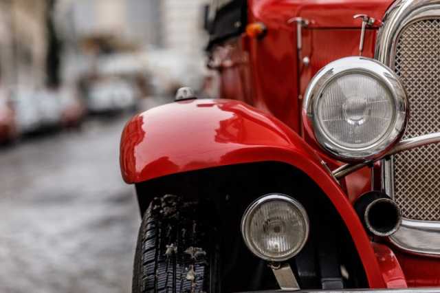 الصدأ ليس نهاية القصة.. كيف يُعيد الخبراء الحياة إلى السيارات الكلاسيكية؟