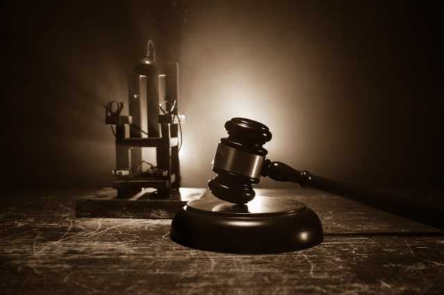 بعد إنقاذه من الإعدام بساعات.. نقل سجين إلى المستشفى إثر فقدانه الوعي