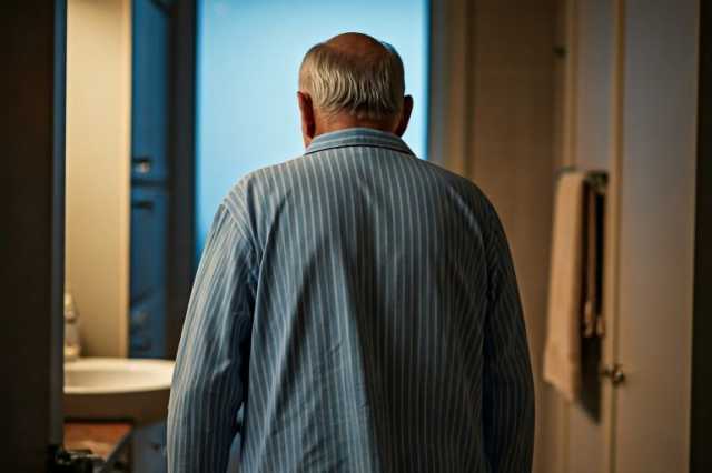 هل الاستيقاظ للذهاب إلى الحمام ليلا أمر طبيعي؟