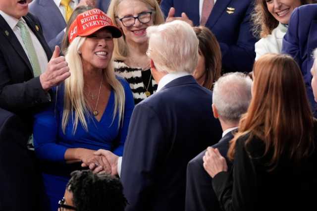 موقع بريطاني: خلاف ترامب مع تلميذته تايلور غرين يُظهر حجم أزمة الرئيس