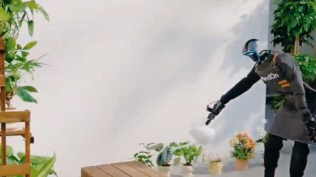 شاهد.. روبوت يقوم بالأعمال المنزلية بكل سهولة