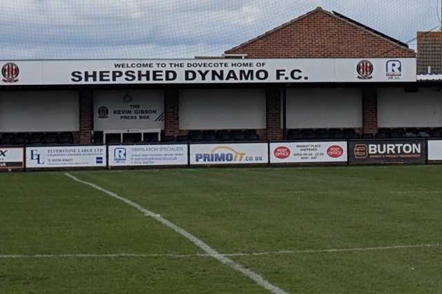 إيقاف مباراة إنجليزية بعد إساءة للحكمة.. غضب واسع وتحقيقات مرتقبة