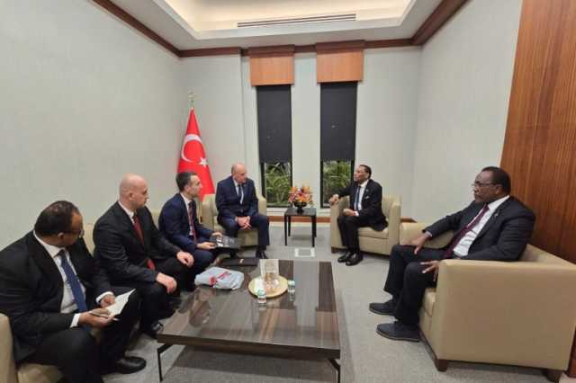رئيس الوزراء السوداني يبحث مع سوما التركية بناء مطار جديد