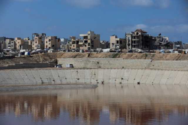 أكوام القمامة ومياه الصرف الصحي تفاقمان أزمة سكان غزة المدمرة