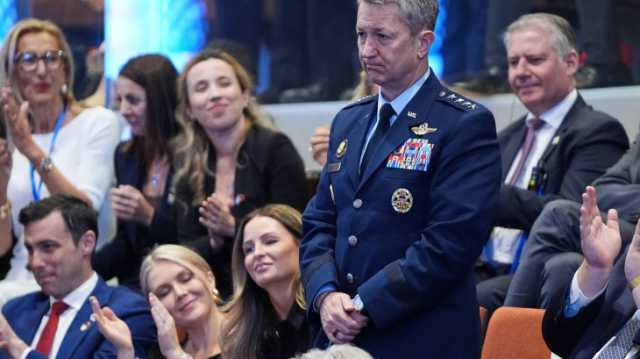 محللون: هذا ما دفع رئيس الأركان الأميركي للتحليق فوق غزة