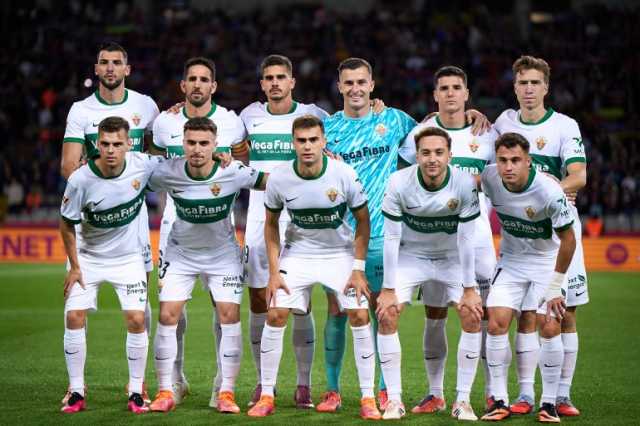 سبب غريب لقضاء لاعبي إلتشي ليلتهم في برشلونة