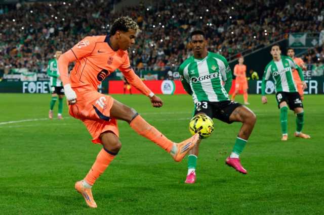 تحول تكتيكي جريء.. فليك يراهن على لامين جمال في المركز رقم 10