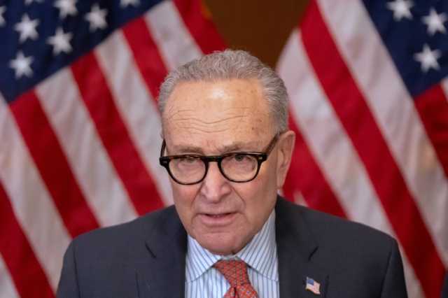 زعيم الديمقراطيين يطالب هيغسيث بنشر مقاطع ضرباته بالكاريبي