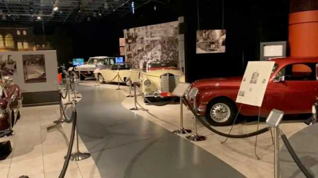 روبوت قهوة بين سيارات ملكية.. مفاجأة تنتظر زوار متحف في عمّان