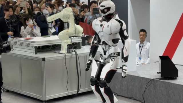 شاهد.. أحدث الروبوتات البشرية اليابانية تطفئ النيران وتنقذ القطط