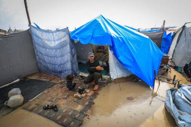 بالصور.. خيام تغرق وأطفال دون مأوى في غزة