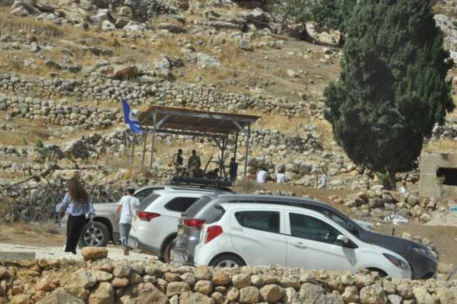 إصابة طبيب برصاص الاحتلال واستمرار اقتحامات الحرم القدسي