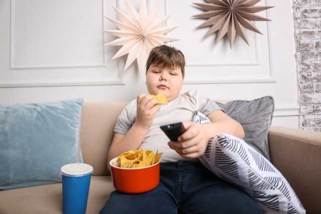 البطن الكبير يسبب الأمراض للأطفال في سن العاشرة