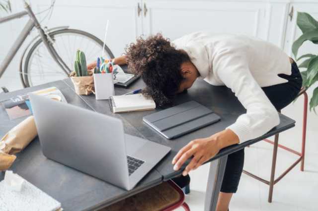 حين لا يصبح العمل محتملا.. كيف تحصل على إجازة طويلة؟