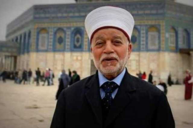 سلطات الاحتلال تبعد مفتي القدس عن المسجد الأقصى 6 أشهر