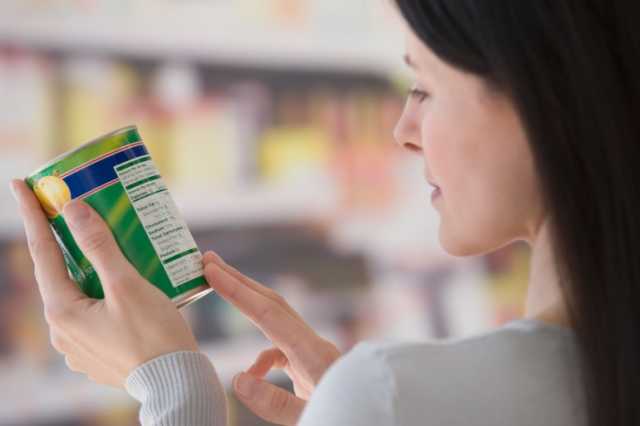 أطعمة معلبة يجب أن تكون موجودة في خزانة المؤن