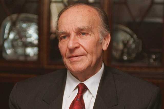 الغريب.. هل علي عزت بيغوفيتش هو الحل؟