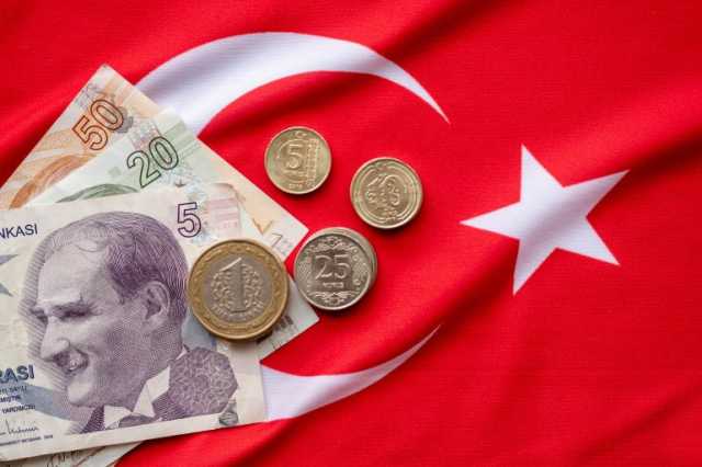فيتش ترفع النظرة المستقبلية لتركيا إلى مستقرة
