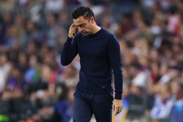 برشلونة يقيل المدرب الإسباني تشافي
