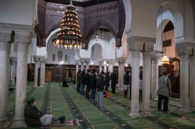 جدل حول وقف استقدام أئمة أجانب إلى فرنسا
